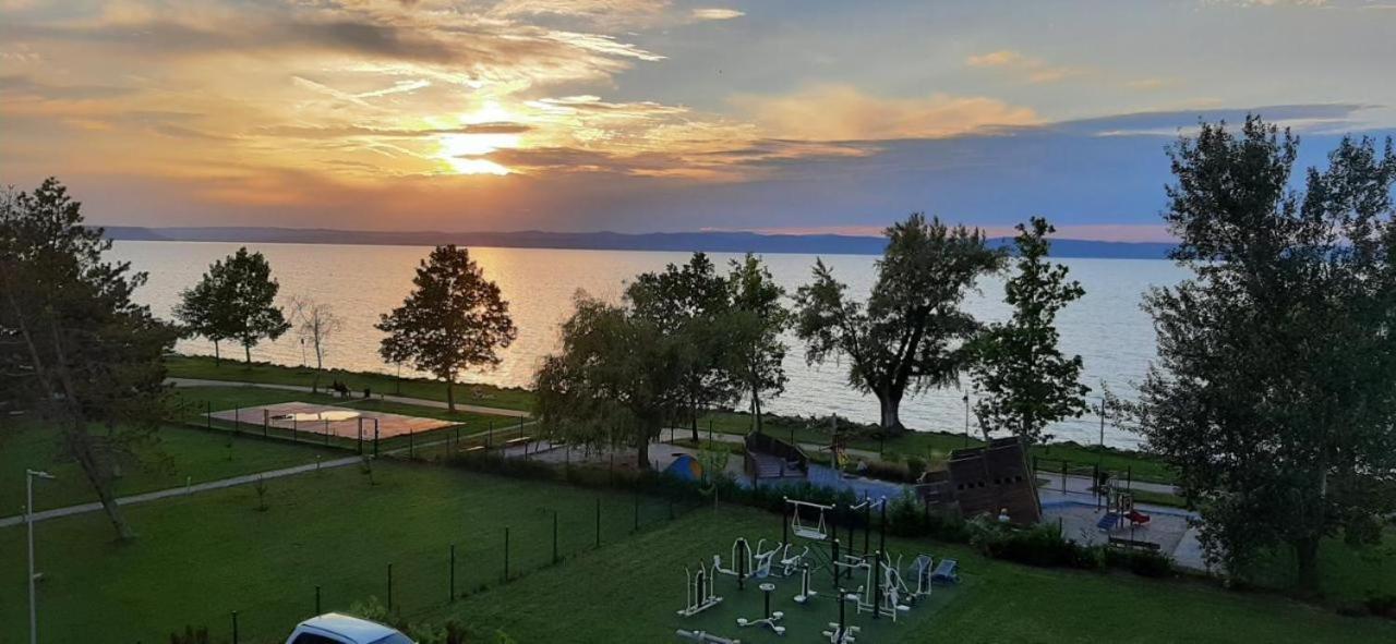 Sunset Home Apartman Сиофок Екстериор снимка